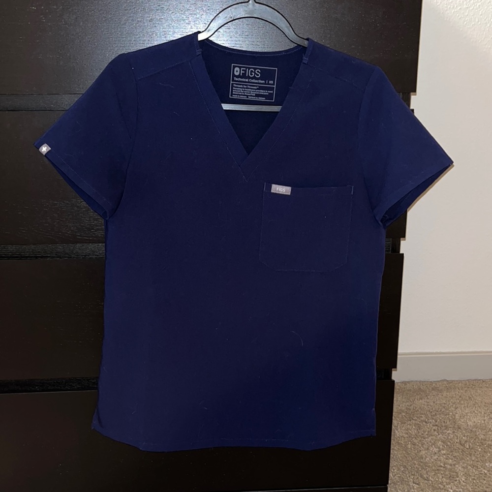 figs catarina one pocket scrub top